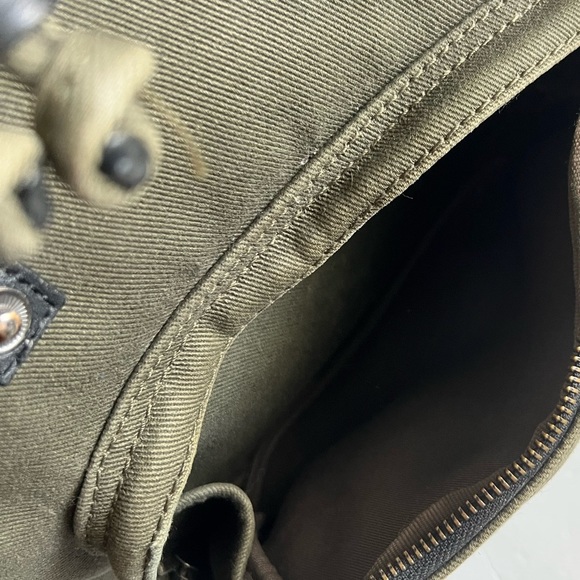 Everlane Modern Snap Backpack in distressed army green canvas - Picture 11 of 14